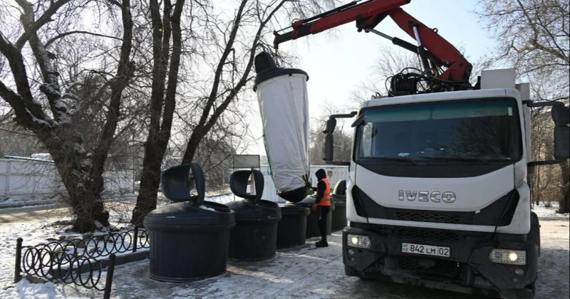 Зачем в Алматы массово ставят пластиковые мусорные контейнеры, рассказали в акимате
