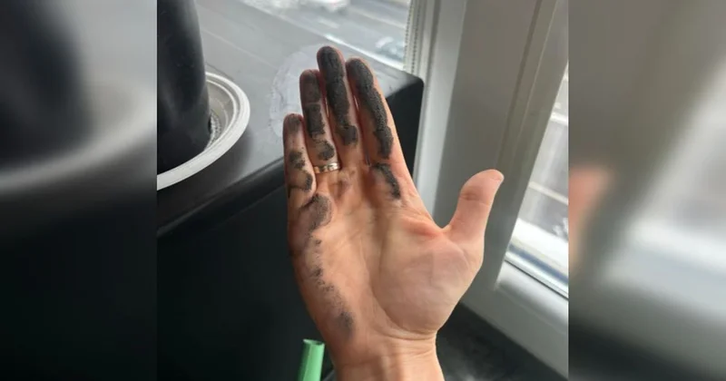 Сажа везде : алматинец оставил открытым окно в квартире и удивился грязи на подоконнике