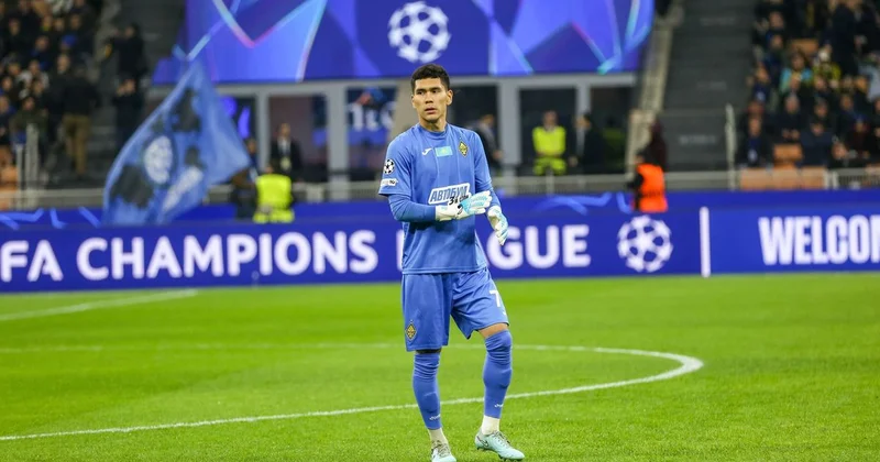 Он сумасшедший : защитник Олимпиакоса о Темирлане Анарбекове