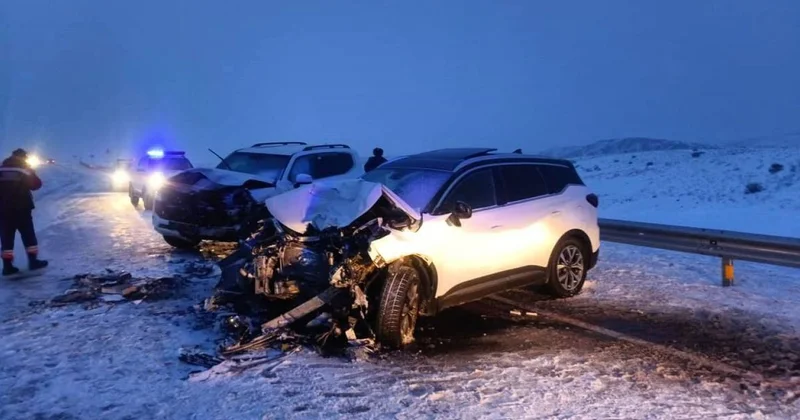 Два лобовых за один день: несколько человек пострадали в авариях в области Абай