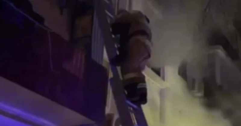 Атырауда ТЖМ қызметкерлері өрттен 11 адамды құтқарды