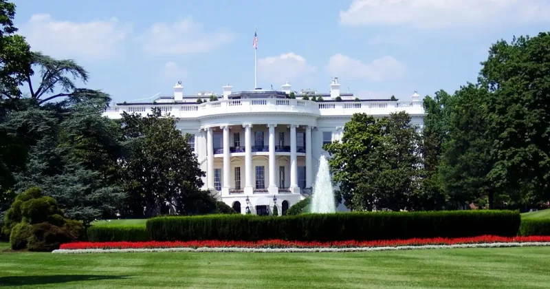 США готовы помочь протестующим в Иране, заявил Трамп