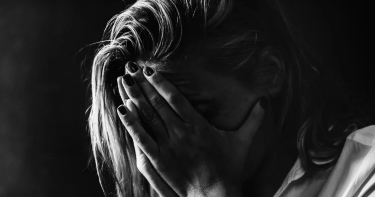 Шымкентте 21 жастағы қызды пышақтап өлтірген адам іздестіріліп жатыр