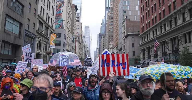 В Миннеаполисе в ходе протестов после убийства Рене Николь Гуд арестованы десятки человек