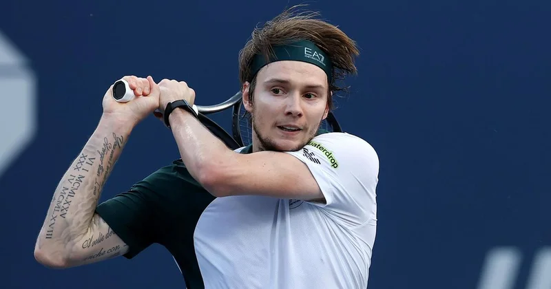 Бублик рассказал, кому посвятил историческую победу на турнире в Гонконге