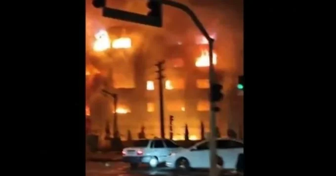 Иранда үкіметтік ғимараттар өртке оранды наразылық жалғасып жатыр