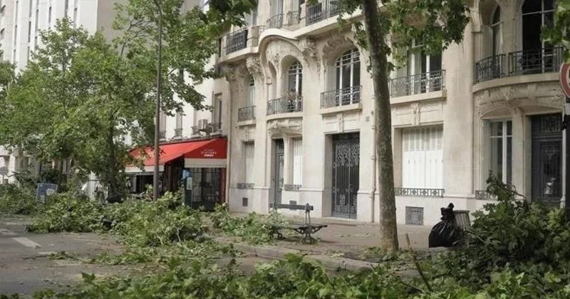 Ураган Горетти оставил без электричества сотни тысяч домов на северо западе Франции