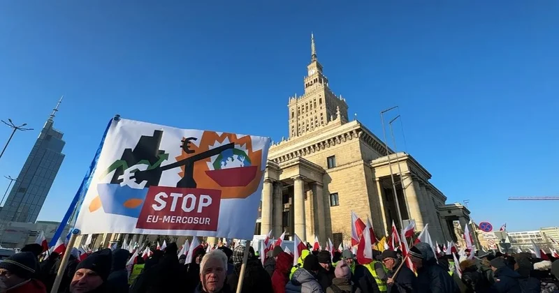 Польша фермерлері ЕО мен МЕРКОСУР келісіміне қарсы жаппай наразылыққа шықты