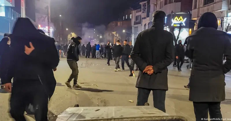 Ирандағы жаппай қарсылық: интернет өшірілді, жағдай шиеленісті