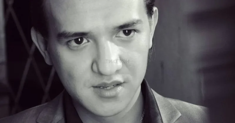 Исполнителя хита Біздің жігіттер не узнать: певца заметили у наркологии в Алматы