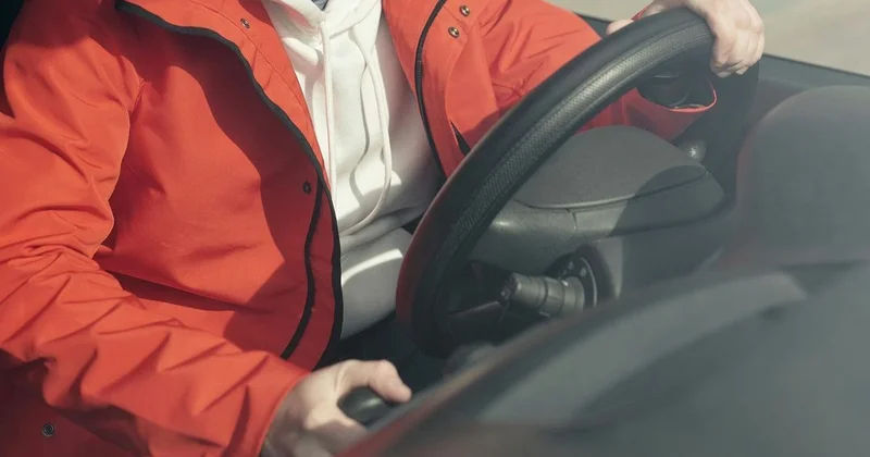 Семейчанин заявил, что ему нужна машина, но все равно остался без прав из за долга