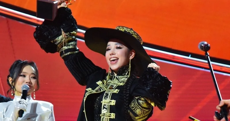 Мишель Джозеф Қазақстанға деген құрметін BAĞALA әні арқылы білдірді