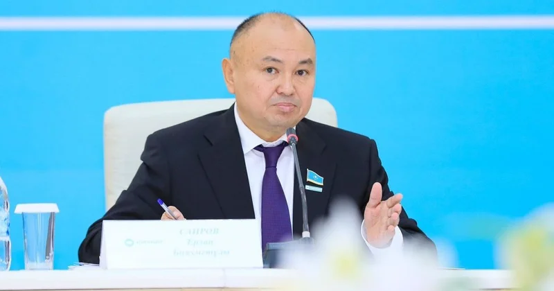 В селах топят дома кизяком и углем позорное явление : депутат устроил разнос компании QazaqGaz