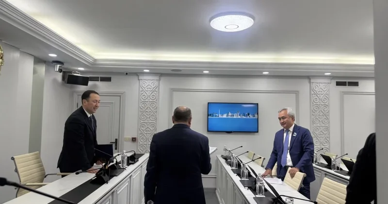 Маслихат Астаны закрыл свои двери: почему депутаты боятся журналистов?