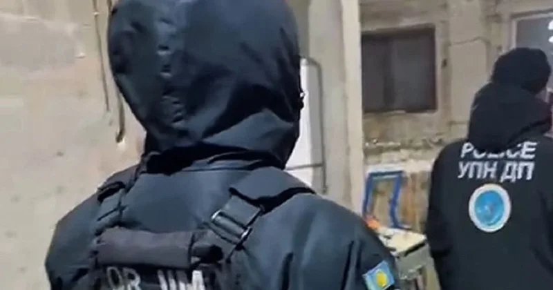 Две цистерны и более тысячи баллонов веселящего газа привезли из России в Казахстан