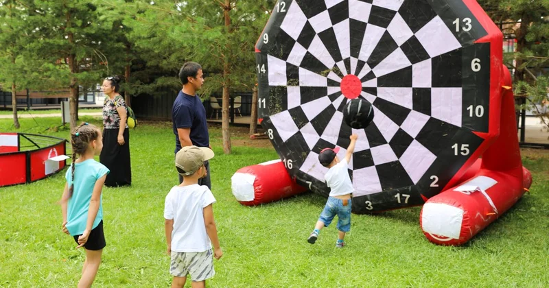Миллениалдар еңбекқор, ал зумерлер талғампаз келеді сарапшы жас буын ерекшелігі жайлы