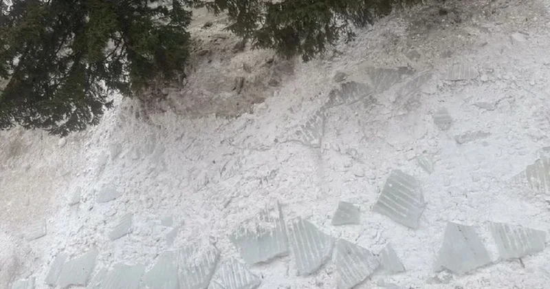 Ледяная масса обрушилась на женщину в ВКО