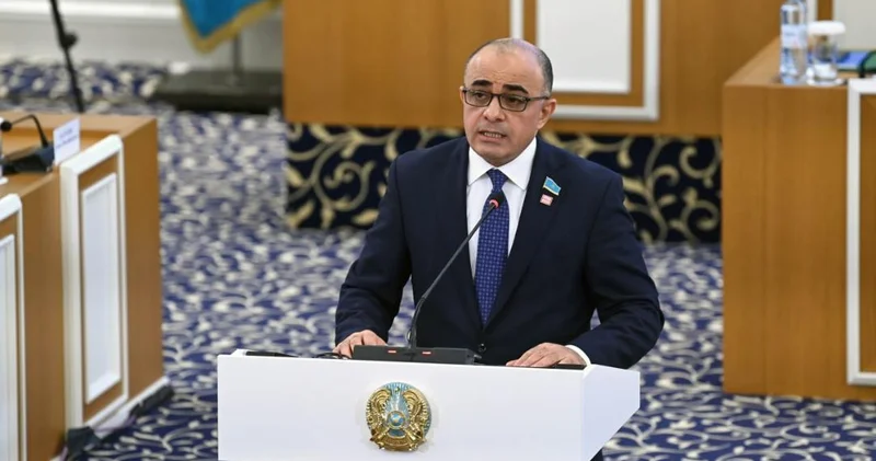 Магеррам Магеррамов Конституция жобасын референдумға шығаруды ұсынды