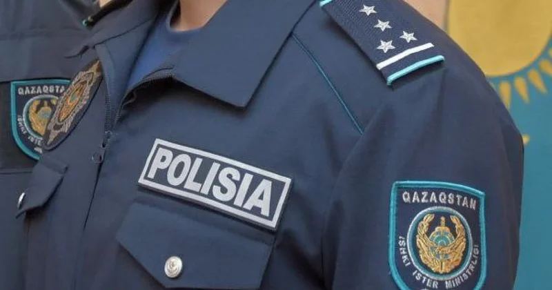 Полиция қызметкері үш айлық нәрестесі бар отбасыны өз үйінде паналатты