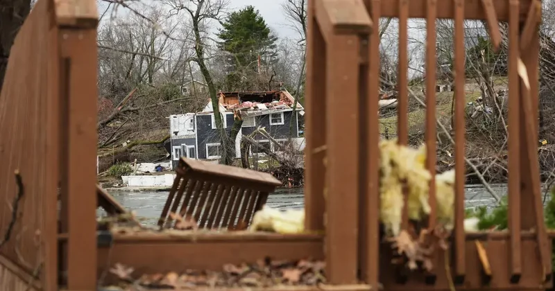 Торнадо и штормы обрушились на два американских штата, есть погибшие