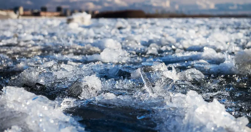 Жетісу облысында мұз жарылып, құтқарушы көз жұмды