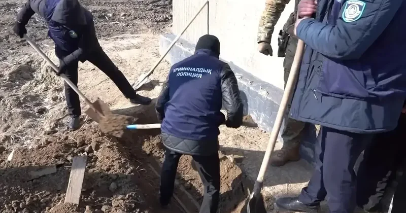 Убийство семьи в Атырауской области: на телах погибших сына и дочери нашли ранения