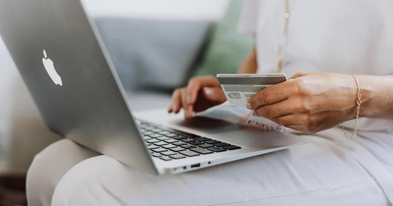 Казахстанка дошла до Конституционного суда, пытаясь узнать, сколько денег у бывшего мужа