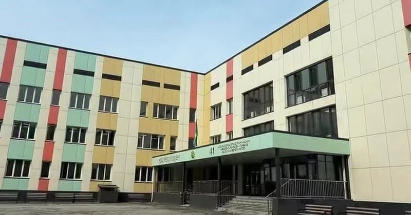 Население растёт: новые школы строят и открывают в Алматы