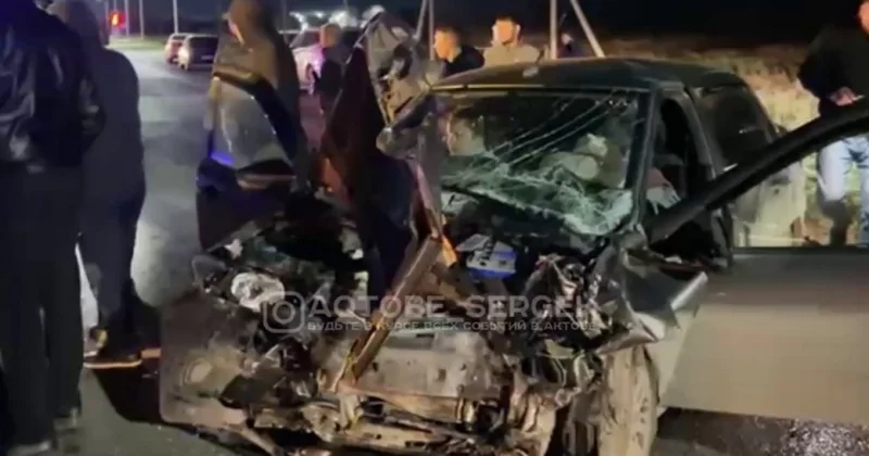 Искорёженная груда осталась от авто: водитель погиб в лобовом на актюбинской трассе