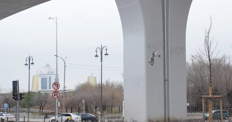 LRT бағаналарындағы бояу түсе бастады CTS жағдайды түсіндірді