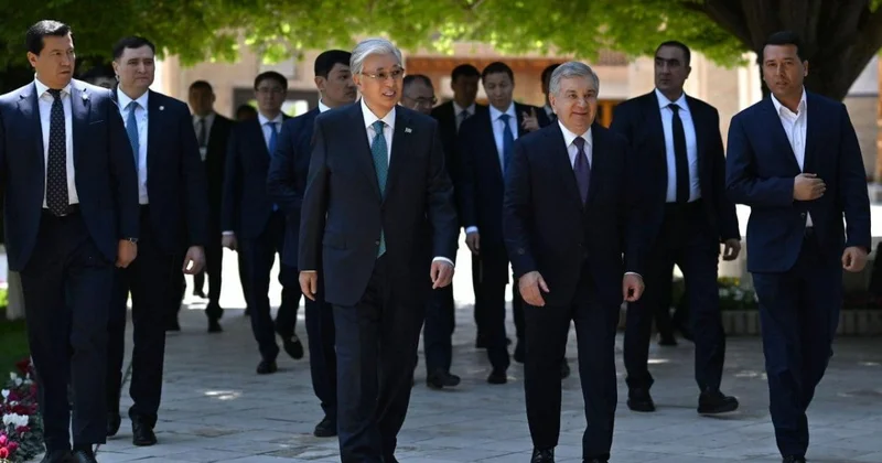 Токаев и Мирзиёев посетили мемориальный комплекс Бахауддина Накшбанди