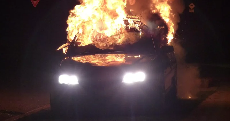 Ақтөбеде әпкесімен жанжалдасқан ер адам көлігін өртеп жіберді