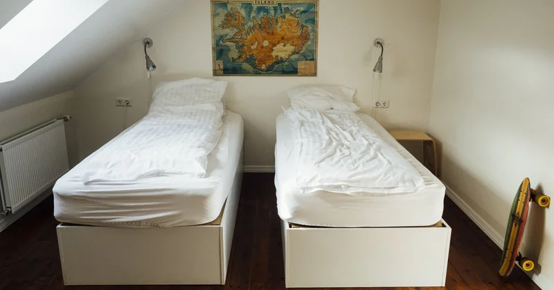 Женщину задушили и спрятали в ящик кровати в хостеле Индии