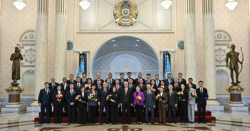 Токаев наградил ученых востоковедов