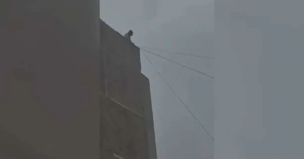 Попытку суицида предотвратили полицейские в Караганде