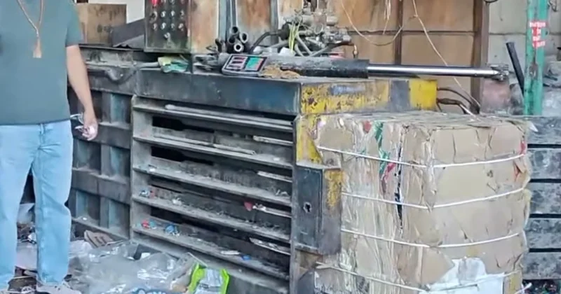 Қалдықтардан кәсіп құрған қазақстандық азамат өз ауылын қоқыстан тазартты