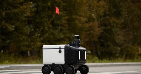 Жители Филадельфии избивают роботов доставщиков