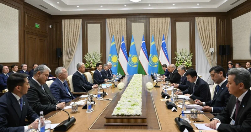 Қарым қатынастардың бұрын соңды болмаған жоғары деңгейі Тоқаев Өзбекстан Президентімен кездесуінде