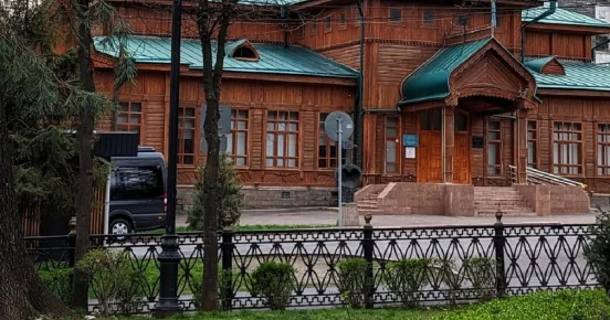 Остановить уничтожение исторической ограды в парке требуют алматинцы