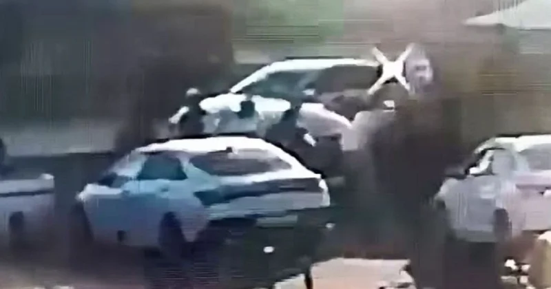 Двое мужчин оказались под арестом после разговора у кафе в Астане (видео)