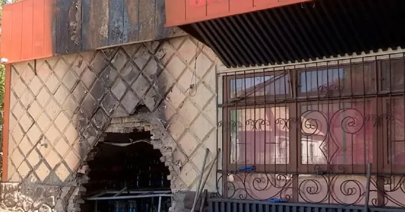 Машина протаранила магазин и вспыхнула в Шымкенте пострадала беременная