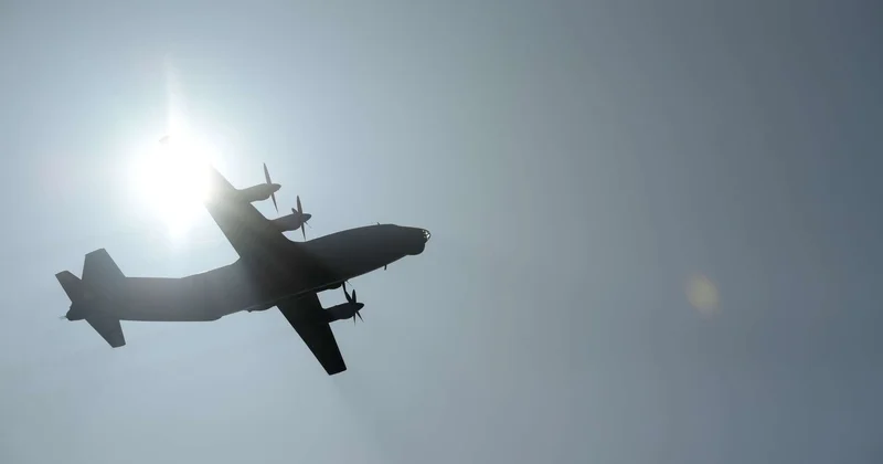 Жезқазғанда АН 12 ұшағы апатты жағдайда қонды