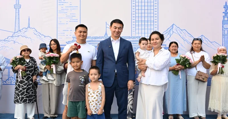 Алматыда 885 отбасы жаңа пәтердің кілтін алды
