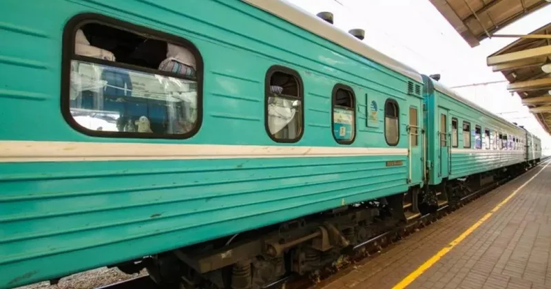 Жолаушылар Маңғыстау Қарағанды пойызының вагонындағы қатты аптап ыстыққа шағымданды