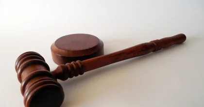 В Петропавловске суд заставил отдел ЖКХ оплатить ущерб и аренду жилья