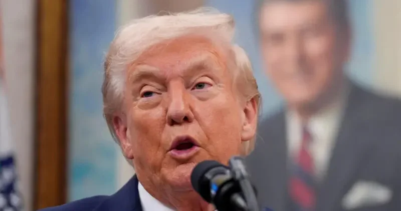 Дұшпандық қыла бастады : Трамп Қытайдан келетін тауарларға 100 пайыздық салық енгізбек