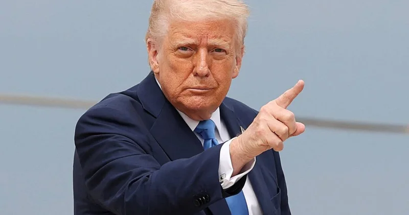 Трамп қайта ашуға мінді. Ол Қытайдан келетін импортқа тарифті 100 пайызға көтерем деп сес көрсетті