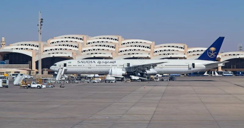 12 человек погибли, более 300 пострадали после атаки хуситов на аэропорт Эр Рияда