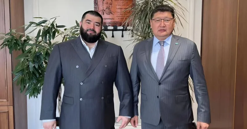 Я не знал о его прошлом : Берик Уали о фото с участником уголовного дела