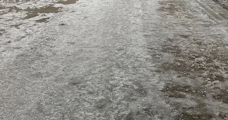 Астанчане массово жалуются на гололед в столице